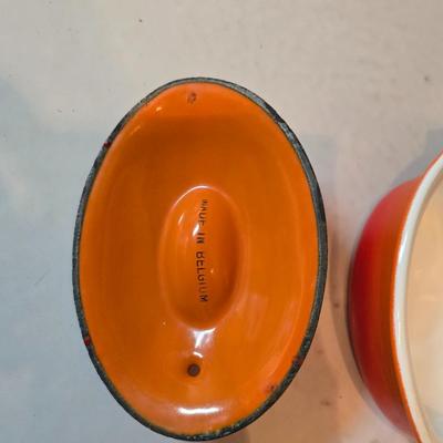 Descoware Made in Belgium Flame Red cast iron 2 1/2-quart Dutch oven