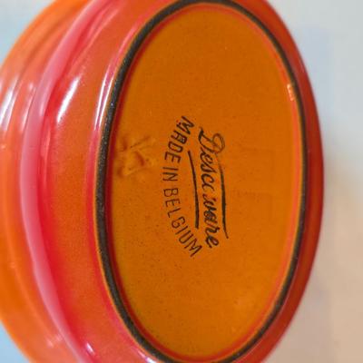 Descoware Made in Belgium Flame Red cast iron 2 1/2-quart Dutch oven