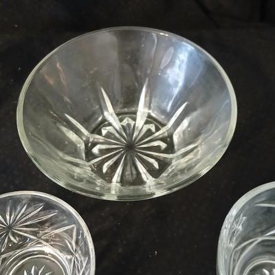 Glassware - Vintage platter, assortment of small bowls and a vase