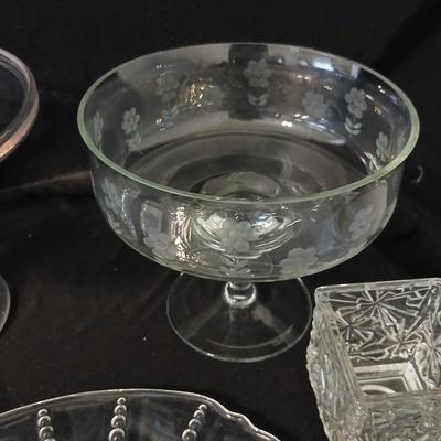 Vintage glassware - clear glass pedestal cake stand, crystal etched pedestal fruit centerpiece bowl, Federal Glass Columbia pattern clear...