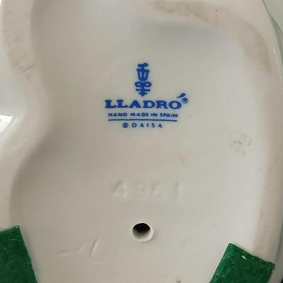 Lladró "Angel Dreaming" porcelain figure