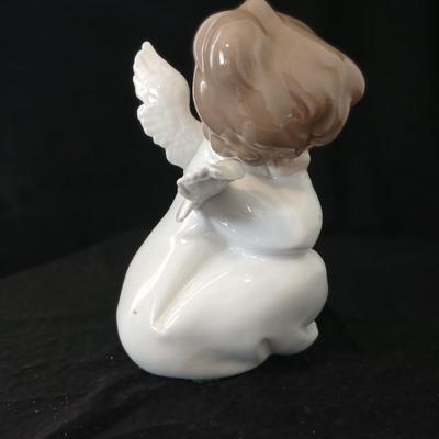Lladró "Angel Dreaming" porcelain figure
