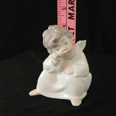 Lladro "Angel Thinking" porcelain figurine, model number 4539