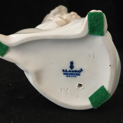 Lladro "Angel Thinking" porcelain figurine, model number 4539