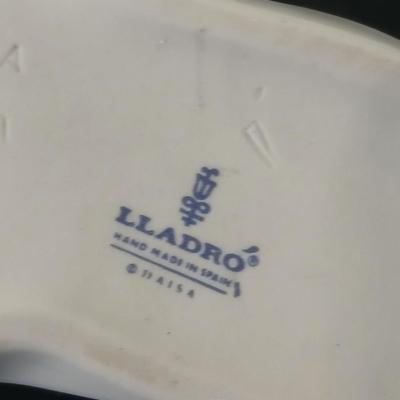 Lladro "Angel Laying Down" (also known as "Angel, Reclining") with the model number #4541