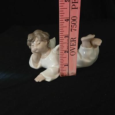 Lladro "Angel Laying Down" (also known as "Angel, Reclining") with the model number #4541