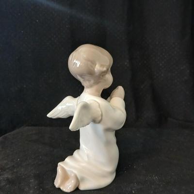Lladró Angel Praying Figurine, model number 4538