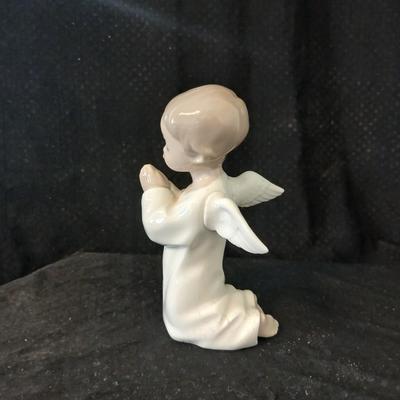 Lladró Angel Praying Figurine, model number 4538