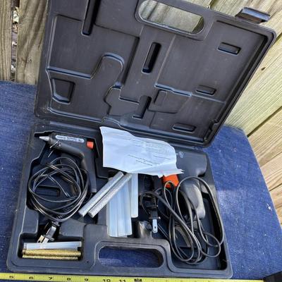 Nice Glue Gun Set in Case