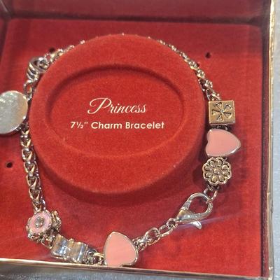 Sale Photo Thumbnail #26: this will fit a larger wrist 