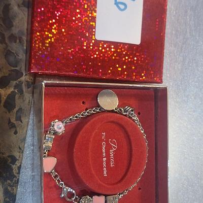 Sale Photo Thumbnail #25: this will fit a larger wrist 