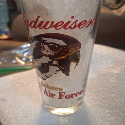 Sale Photo Thumbnail #99: 16 ounce beer glass features an eagle 