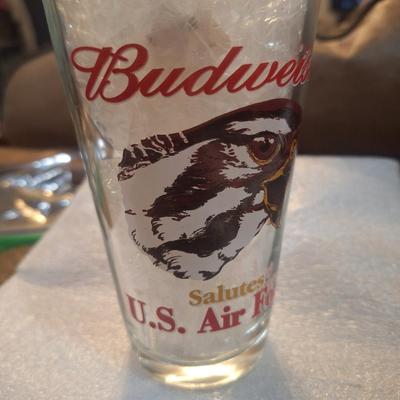 Sale Photo Thumbnail #100: 16 ounce beer glass features an eagle 