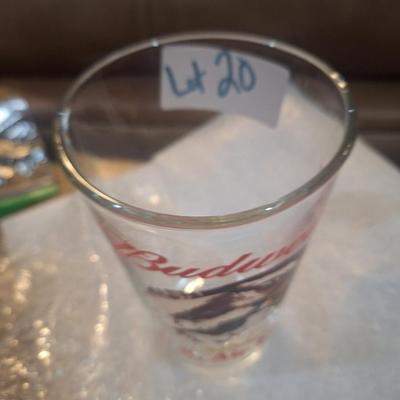 Sale Photo Thumbnail #102: 16 ounce beer glass features an eagle 