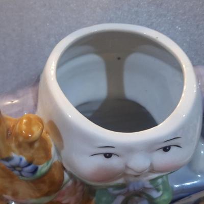 Sale Photo Thumbnail #125: lid is lost…but this would be a cute planter + for a small succulent that sits in a window.