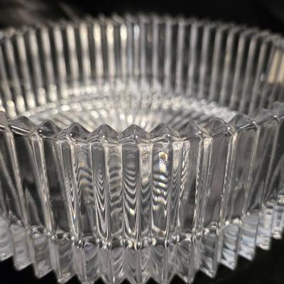 Vintage Clear Glass Ribbed Bowl with Starburst Bottom - Faceted Rim Elegance 9in x 3in