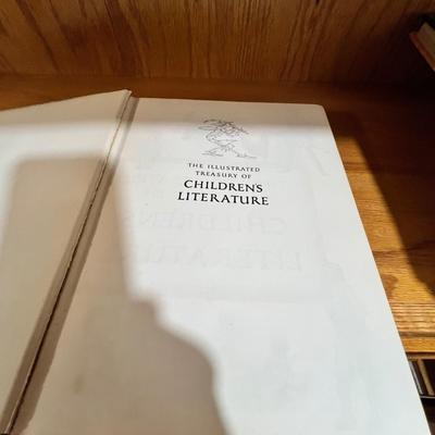 Children’s Books - Dr. Seuss & More Classics (BGB-RG)