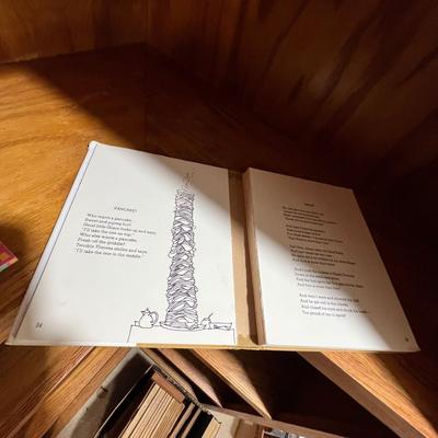 Children’s Books - Dr. Seuss & More Classics (BGB-RG)