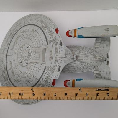 Star Trek The Next Generation USS Enterprise NCC-1701-D Playmates Starship Model Untested