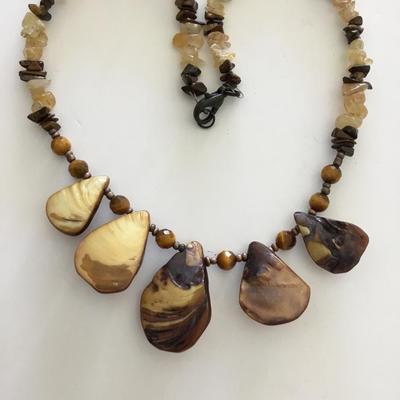 Beautiful iridescent Avalone, or mother of pearl teardrop shaped pieces necklace very beautiful