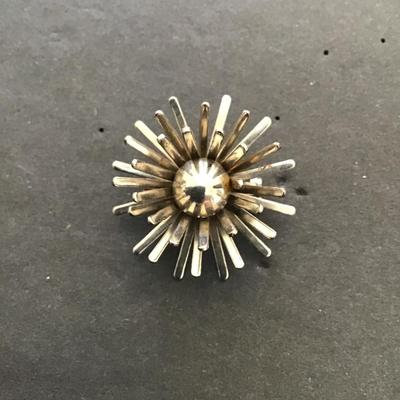 Silvertone flower brooch