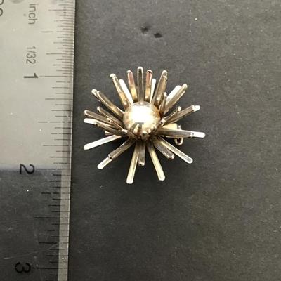 Silvertone flower brooch