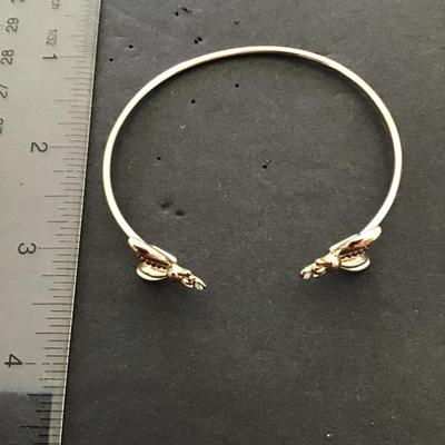 Gold tone bee bracelet