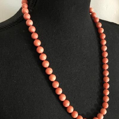 Very beautiful, vintage, natural, coral bead necklace