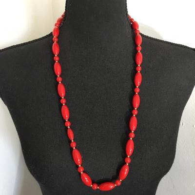 Vintage very nice cherry red bead necklace excellent condition