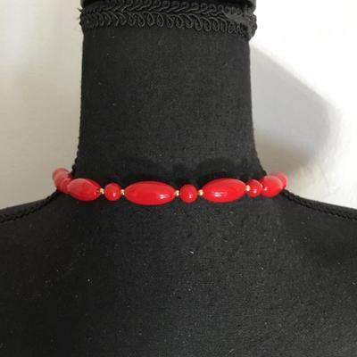 Vintage very nice cherry red bead necklace excellent condition