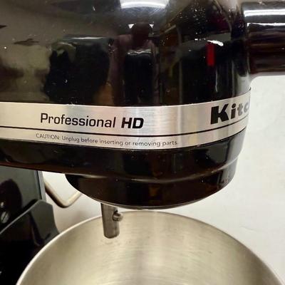 Sale Photo Thumbnail #325: Model KG25H7X0B. Includes mixer, bowl, and 3 attachments.  Tested, runs but is noisy (loud), may need simple lubrication and adjustment.