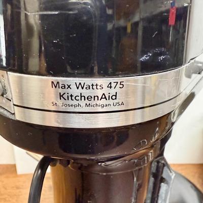 Sale Photo Thumbnail #327: Model KG25H7X0B. Includes mixer, bowl, and 3 attachments.  Tested, runs but is noisy (loud), may need simple lubrication and adjustment.