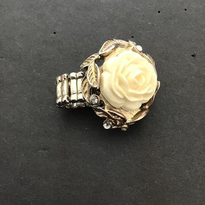 Cute Gold tones with white rose stretchy ring