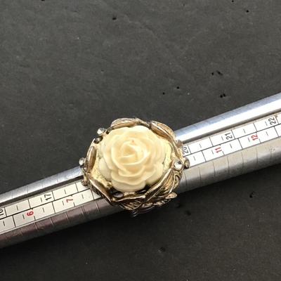 Cute Gold tones with white rose stretchy ring