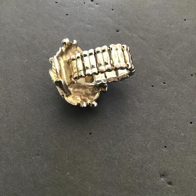 Cute Gold tones with white rose stretchy ring