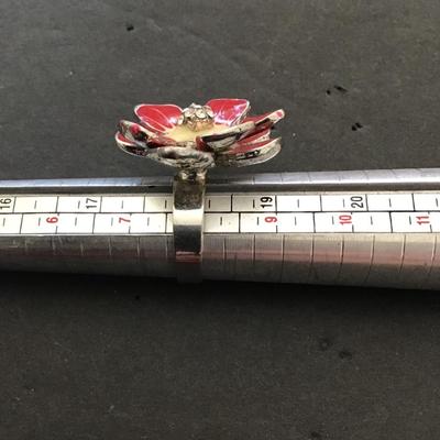 Red and beige enamel fashion ring