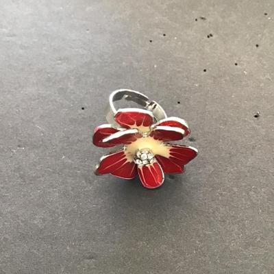Red and beige enamel fashion ring