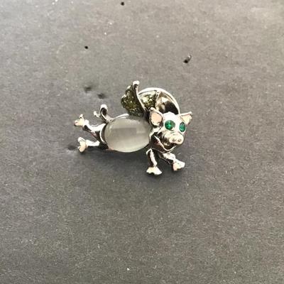 Very cute jelly belly flying pig lapel pin