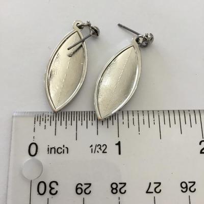 Beautiful very nice silver toned light, dark purple enamel leaf earrings