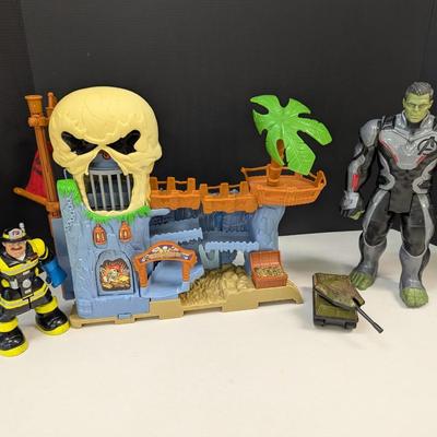 Metal/Plastic Army Tank Made In Japan - Buried Treasure Play Set