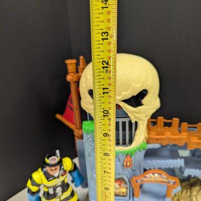 Metal/Plastic Army Tank Made In Japan - Buried Treasure Play Set