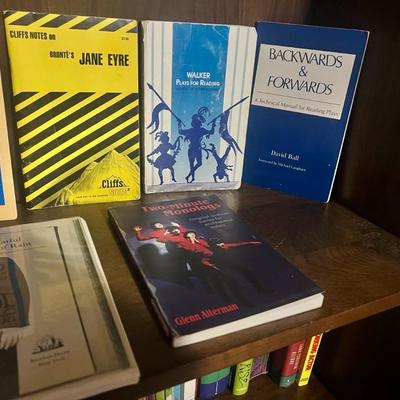 Sale Photo Thumbnail #40: Great collection of classic and modern theatre books—ideal for actors, directors, or theatre students. Includes plays, method training, and dramatic analysis guides.
Titles include:
1️⃣ The Compact Bedford Introduction to Drama (2nd Edition) – Lee
