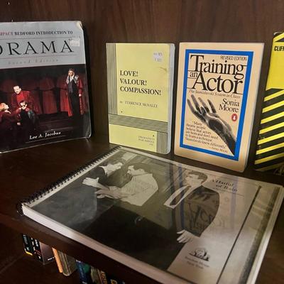 Sale Photo Thumbnail #41: Great collection of classic and modern theatre books—ideal for actors, directors, or theatre students. Includes plays, method training, and dramatic analysis guides.
Titles include:
1️⃣ The Compact Bedford Introduction to Drama (2nd Edition) – Lee