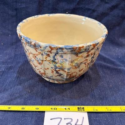 Red Wing Paneled Spongeware Mixing Bowl