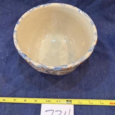 Red Wing Paneled Spongeware Mixing Bowl