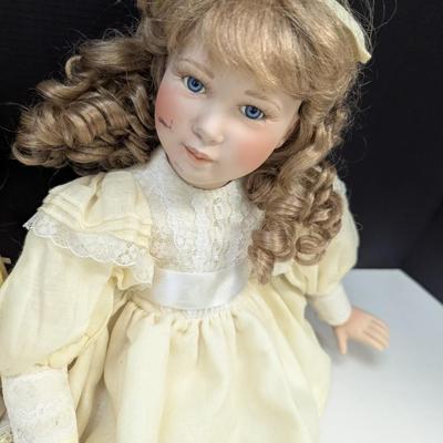 Anne Porcelain Doll Georgetown Gabriele Braun "A House Just For Me" & Yolanda Bella Doll