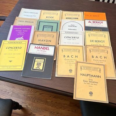 Sale Photo Thumbnail #84: Collection of vintage and mid-century sheet music for violin and piano, primarily Schirmer’s Library of Musical Classics and Carl Fischer Music Library editions. Includes works by Fritz Kreisler (Sicilienne & Rigaudon, Farewell to Cucullain), Giuseppe T