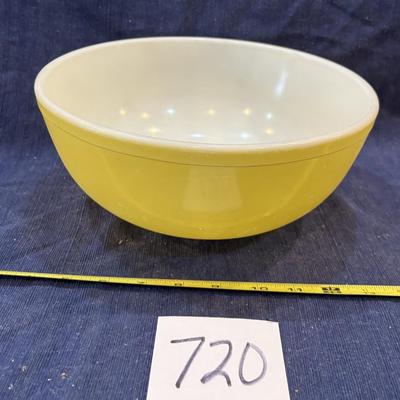 Pyrex Large Mixing Bowl