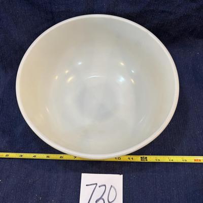 Pyrex Large Mixing Bowl