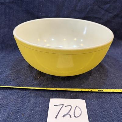 Pyrex Large Mixing Bowl